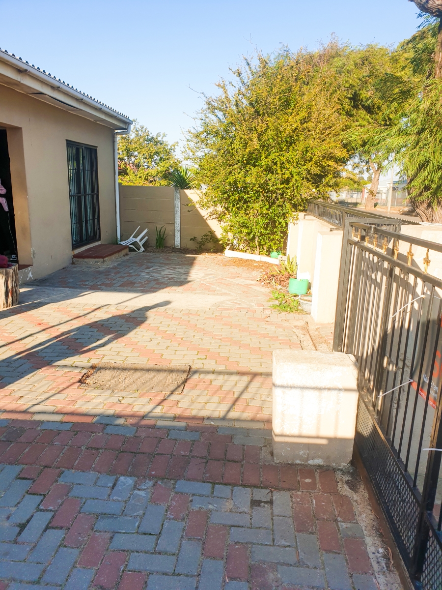 3 Bedroom Property for Sale in Avondale Western Cape